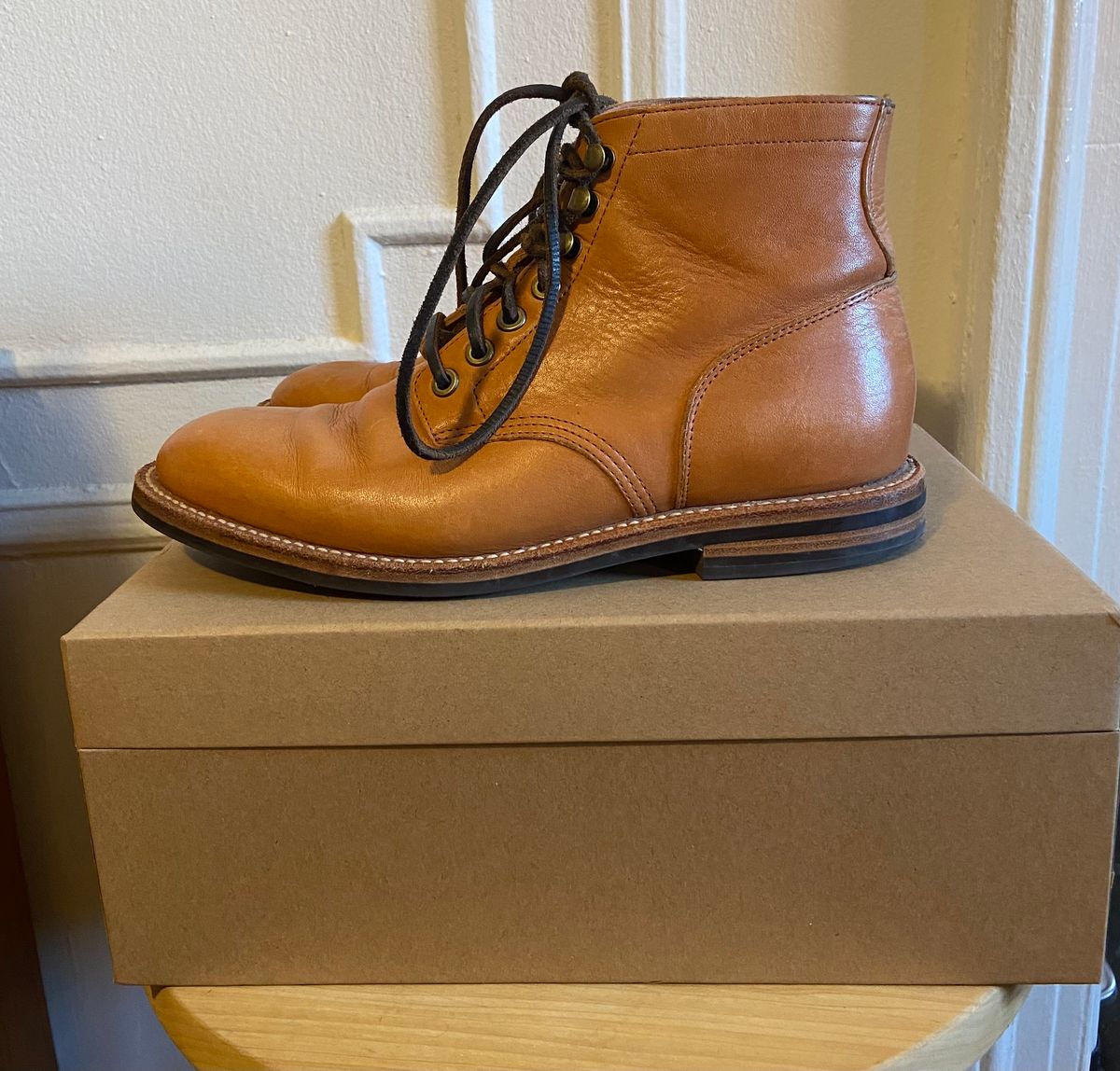 Photo by bootsabouttown on January 1, 2023 of the Grant Stone Diesel Boot in Horween English Tan Essex.