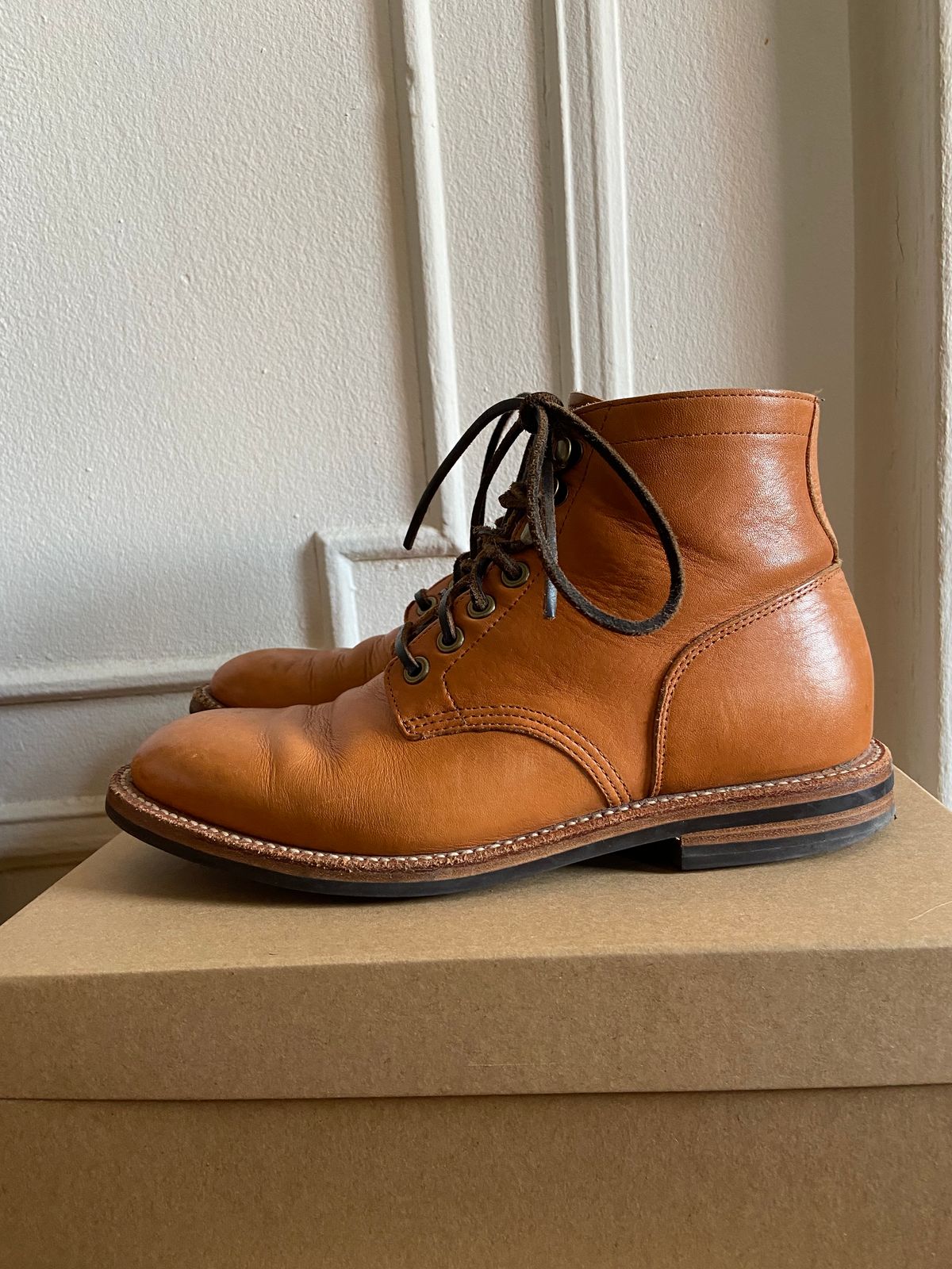 Photo by bootsabouttown on February 5, 2023 of the Grant Stone Diesel Boot in Horween English Tan Essex.