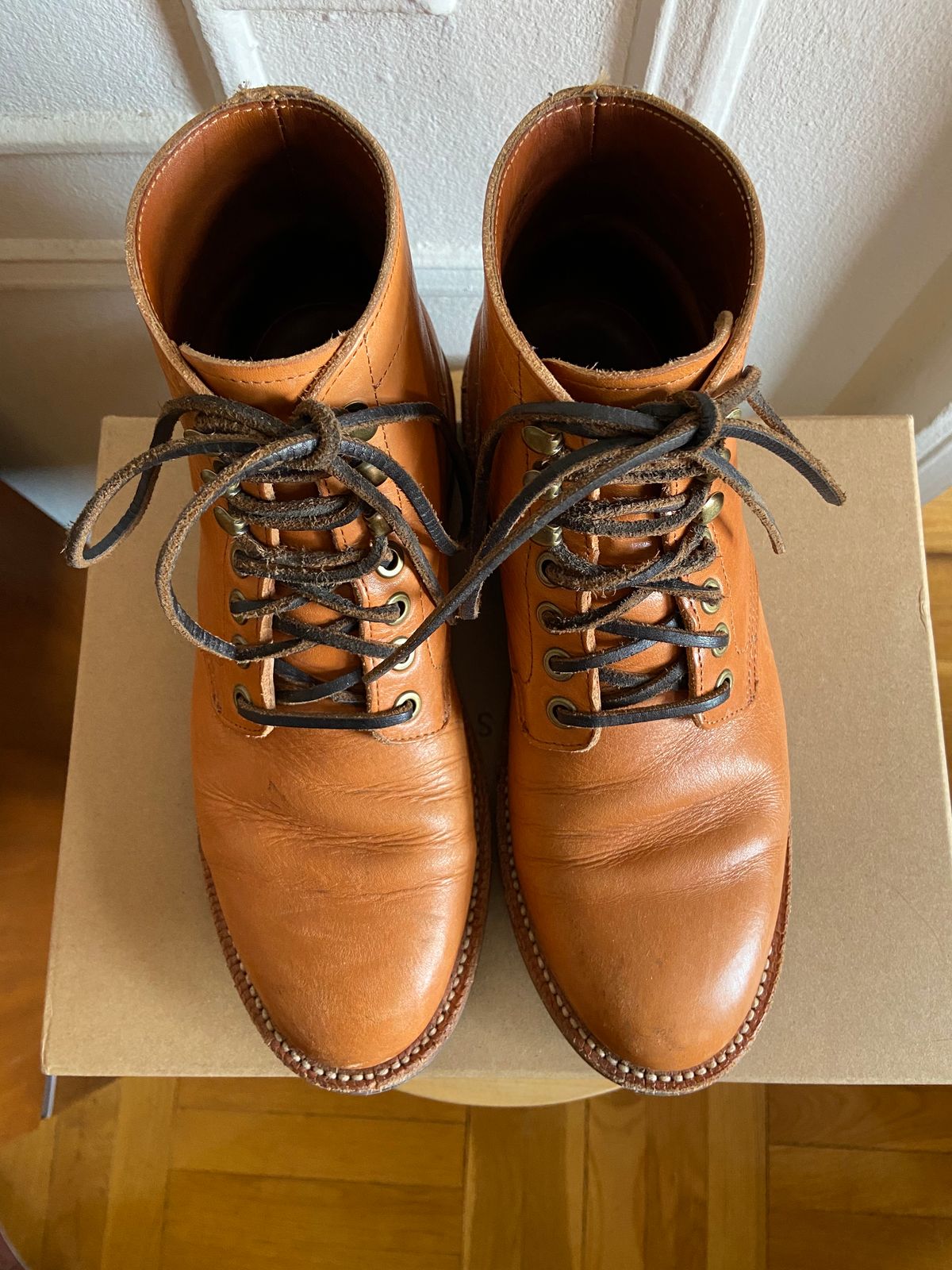 Photo by bootsabouttown on February 5, 2023 of the Grant Stone Diesel Boot in Horween English Tan Essex.