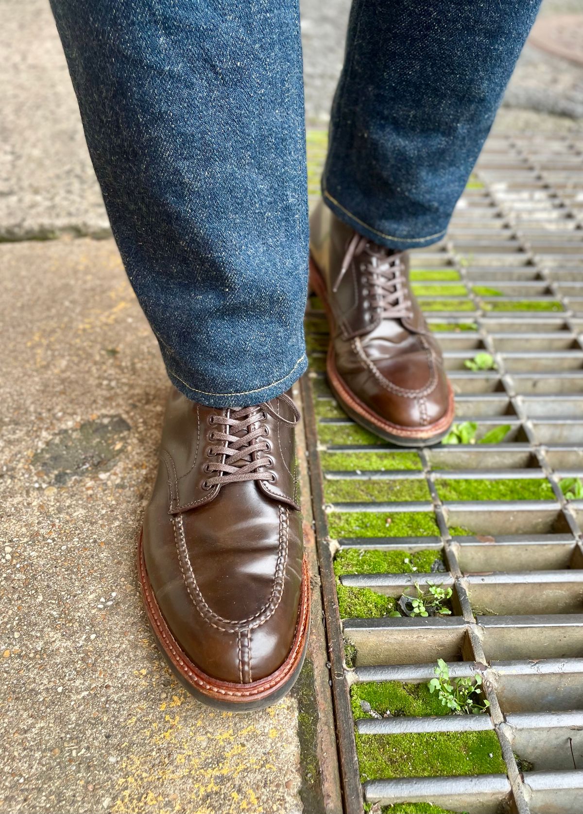 Photo by yallgotbibergs on November 2, 2022 of the Alden Tanker Boot in Horween Cigar Shell Cordovan.