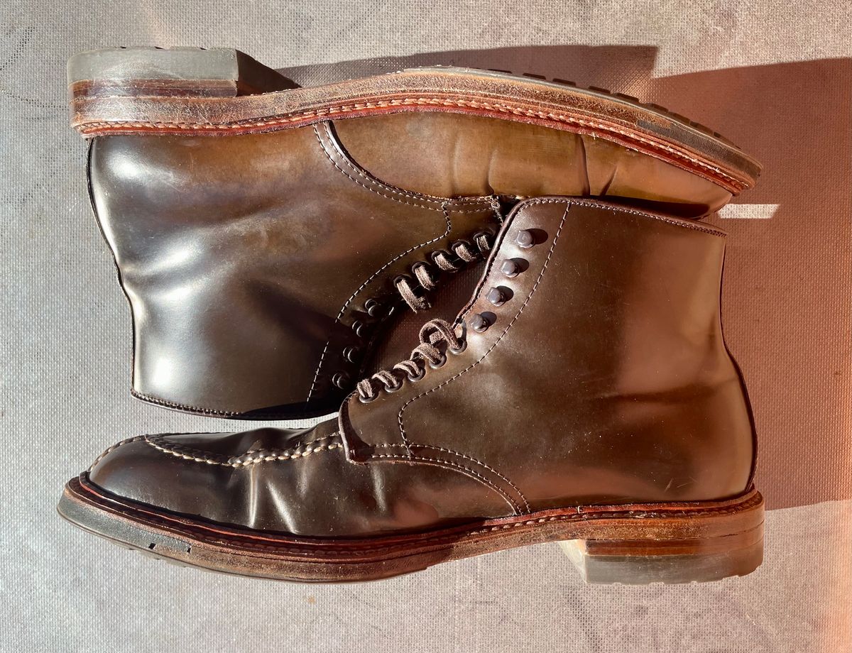 Photo by yallgotbibergs on January 1, 2023 of the Alden Tanker Boot in Horween Cigar Shell Cordovan.