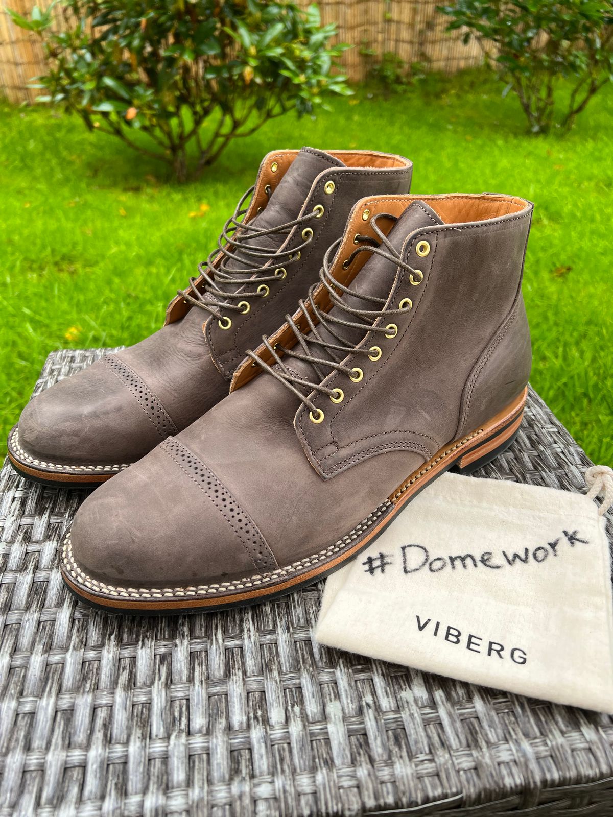 Photo by Marcel_K on October 1, 2022 of the Viberg Service Boot BCT in Maryam 1071 Port Vitello Calf Nubuck.