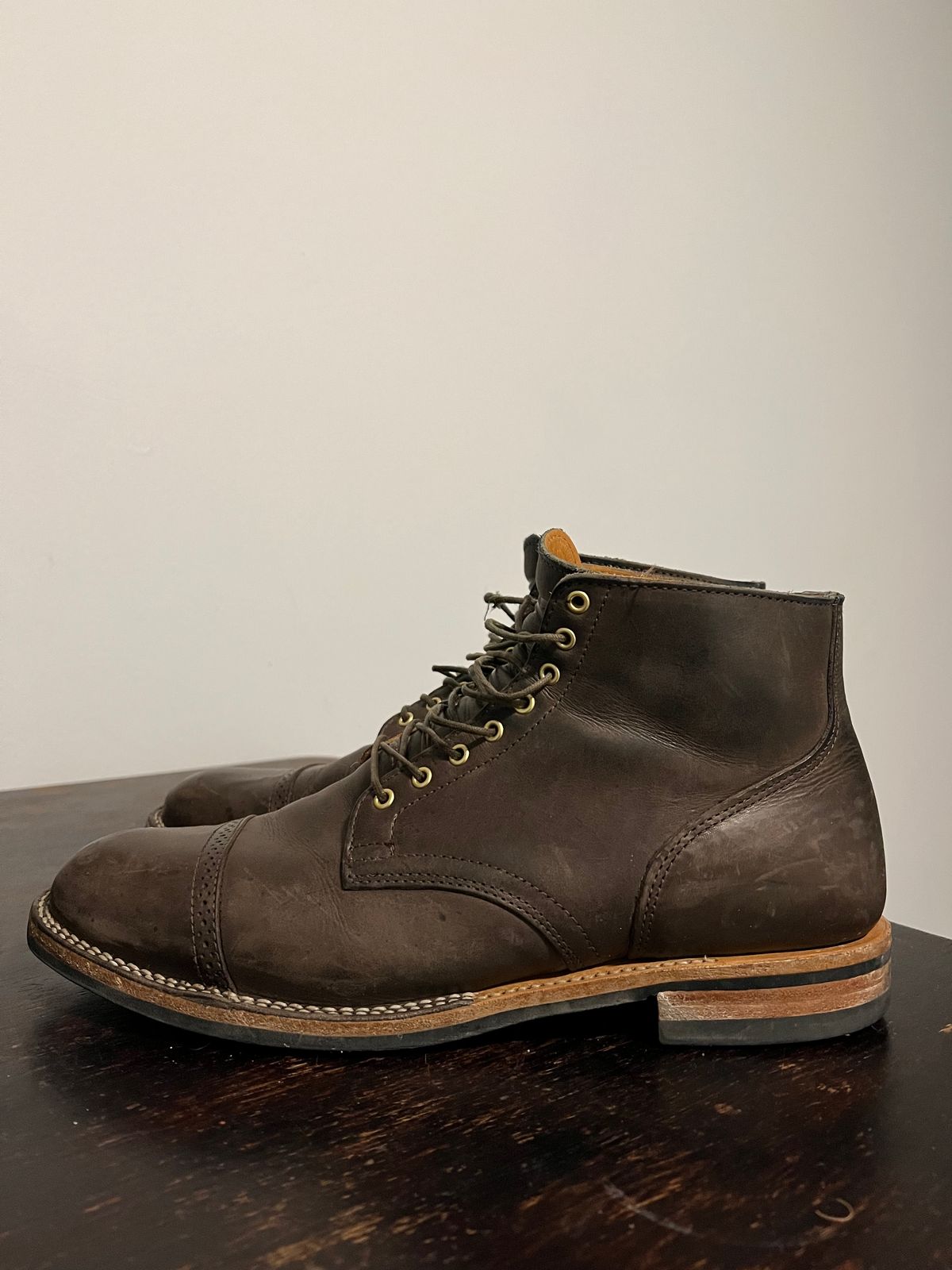 Photo by Marcel_K on February 3, 2023 of the Viberg Service Boot BCT in Maryam 1071 Port Vitello Calf Nubuck.