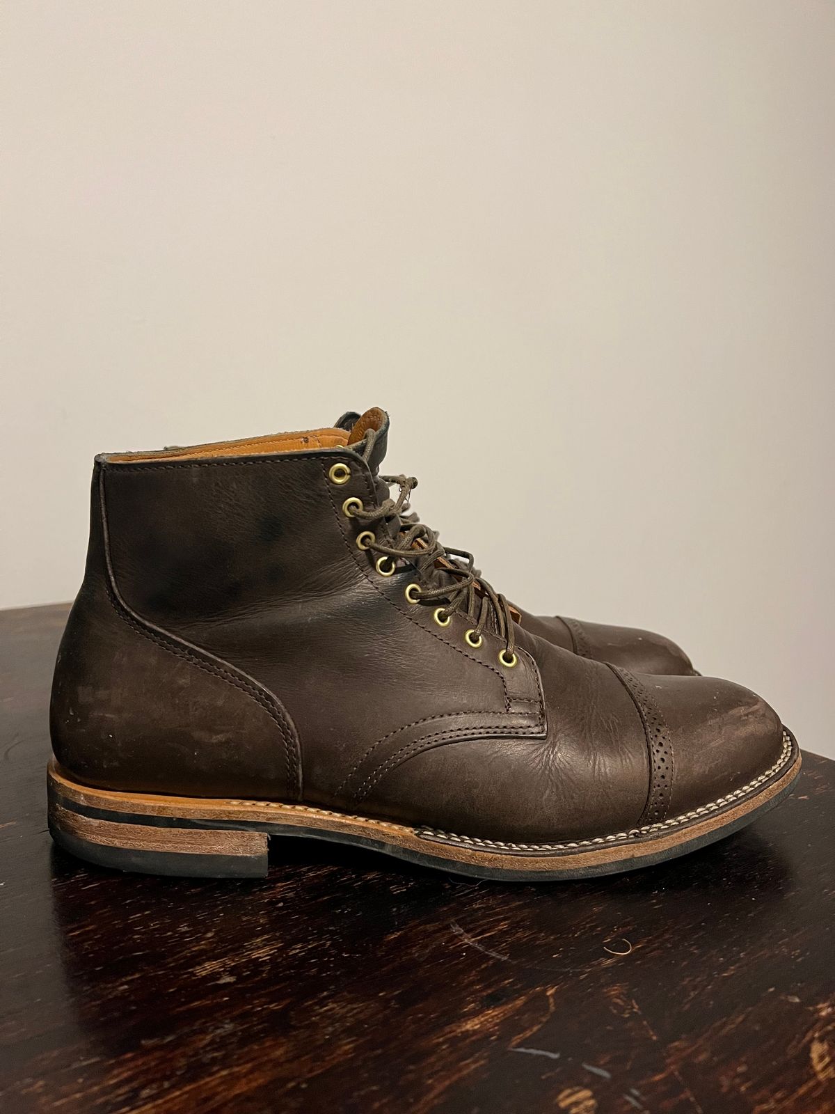 Photo by Marcel_K on February 3, 2023 of the Viberg Service Boot BCT in Maryam 1071 Port Vitello Calf Nubuck.