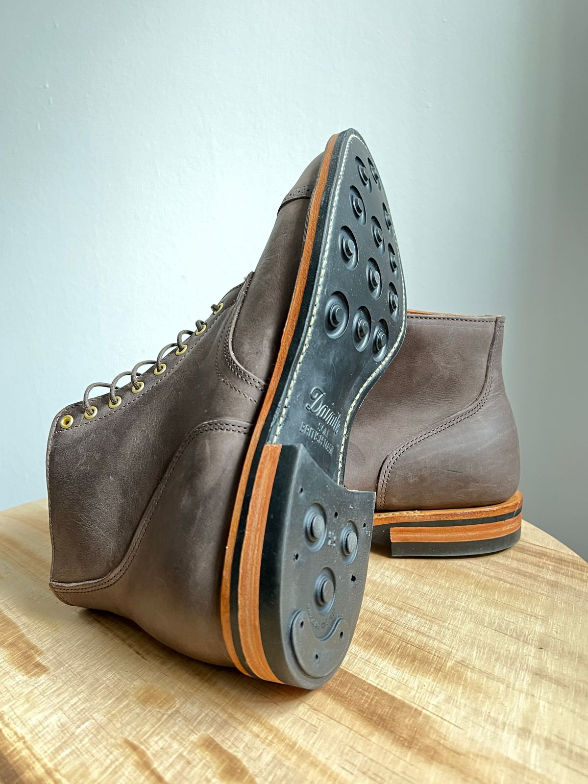 Photo by Marcel_K on October 1, 2022 of the Viberg Service Boot BCT in Maryam 1071 Port Vitello Calf Nubuck.
