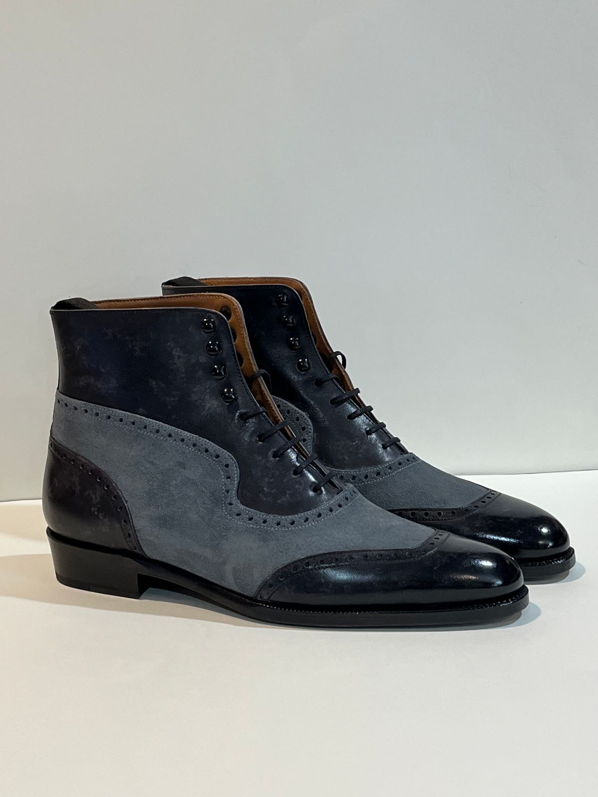 Photo by njpluta on October 1, 2023 of the J.FitzPatrick Pinehurst in Unknown Leather.