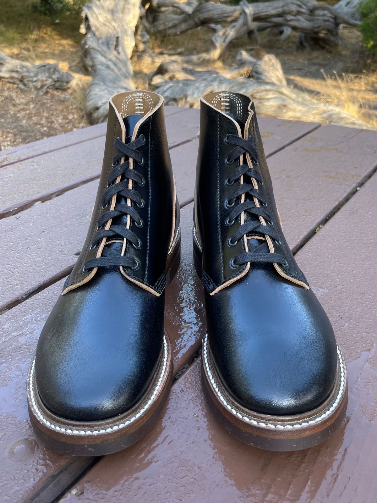 Photo by paoaboot on October 1, 2023 of the John Lofgren M-43 Service Shoes in Shinki Black Teacore Horsebutt.