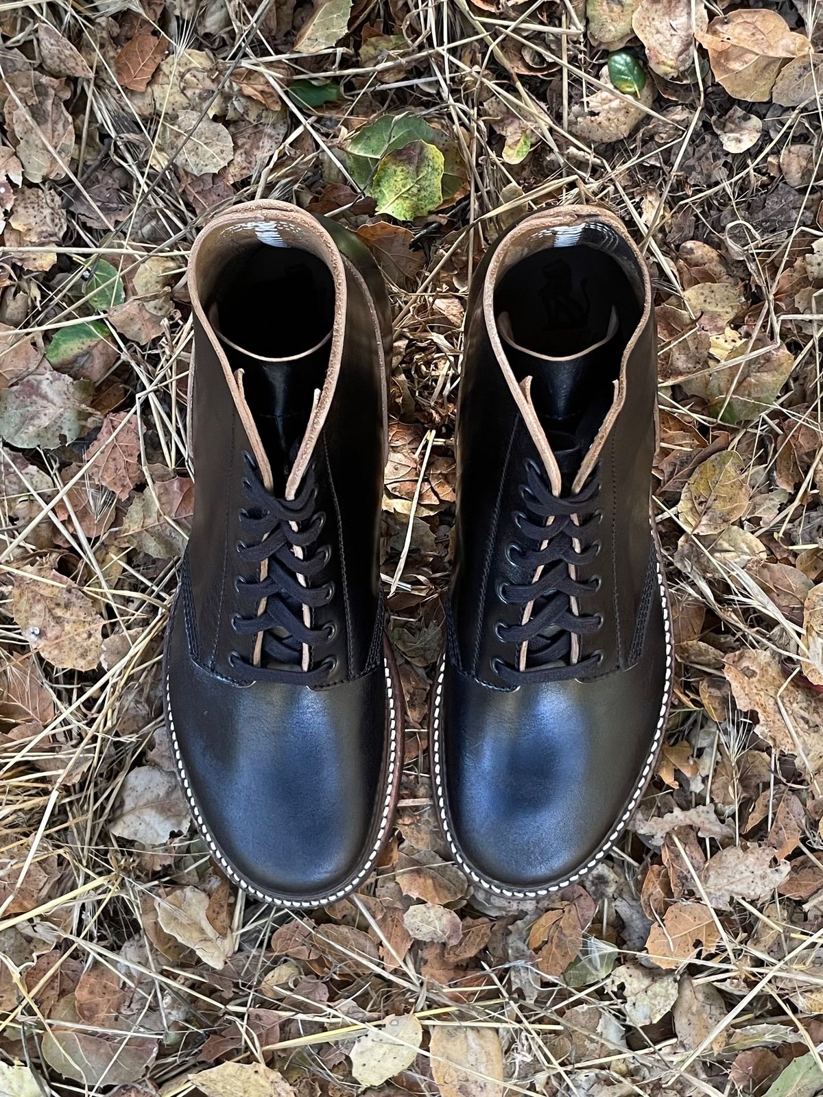 Photo by paoaboot on October 1, 2023 of the John Lofgren M-43 Service Shoes in Shinki Black Teacore Horsebutt.