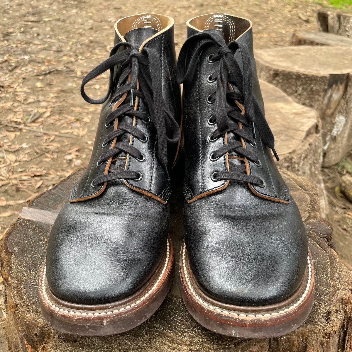 Photo by paoaboot on December 3, 2023 of the John Lofgren M-43 Service Shoes in Shinki Black Teacore Horsebutt.