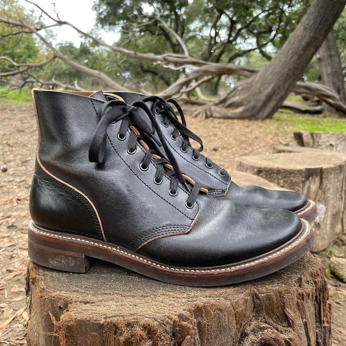 Photo by paoaboot on December 3, 2023 of the John Lofgren M-43 Service Shoes in Shinki Black Teacore Horsebutt.