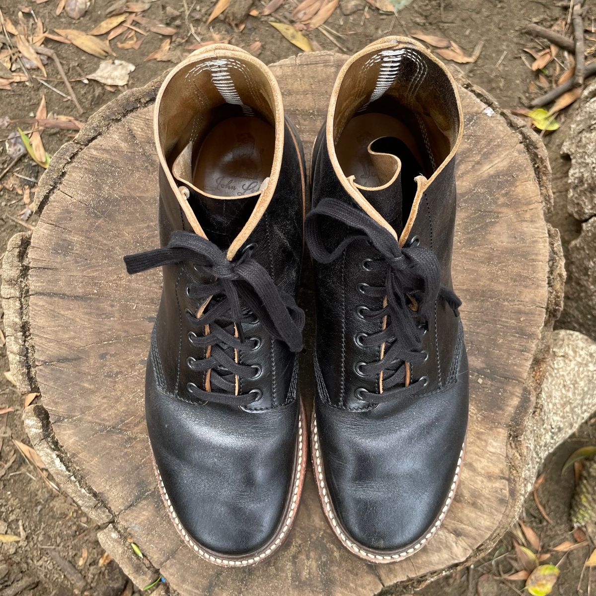 Photo by paoaboot on December 3, 2023 of the John Lofgren M-43 Service Shoes in Shinki Black Teacore Horsebutt.