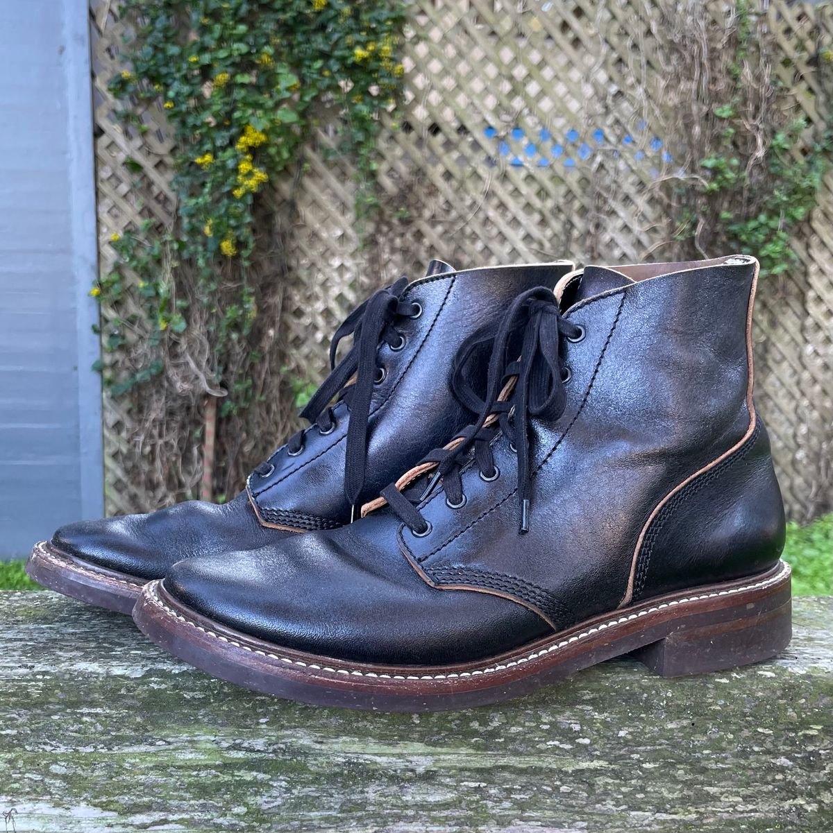 Photo by paoaboot on January 1, 2024 of the John Lofgren M-43 Service Shoes in Shinki Black Teacore Horsebutt.