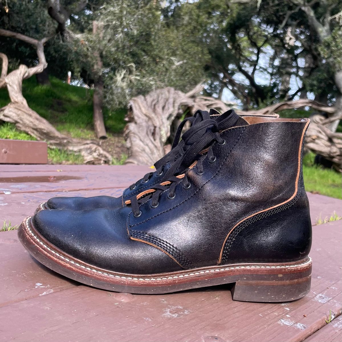 Photo by paoaboot on March 2, 2024 of the John Lofgren M-43 Service Shoes in Shinki Black Teacore Horsebutt.