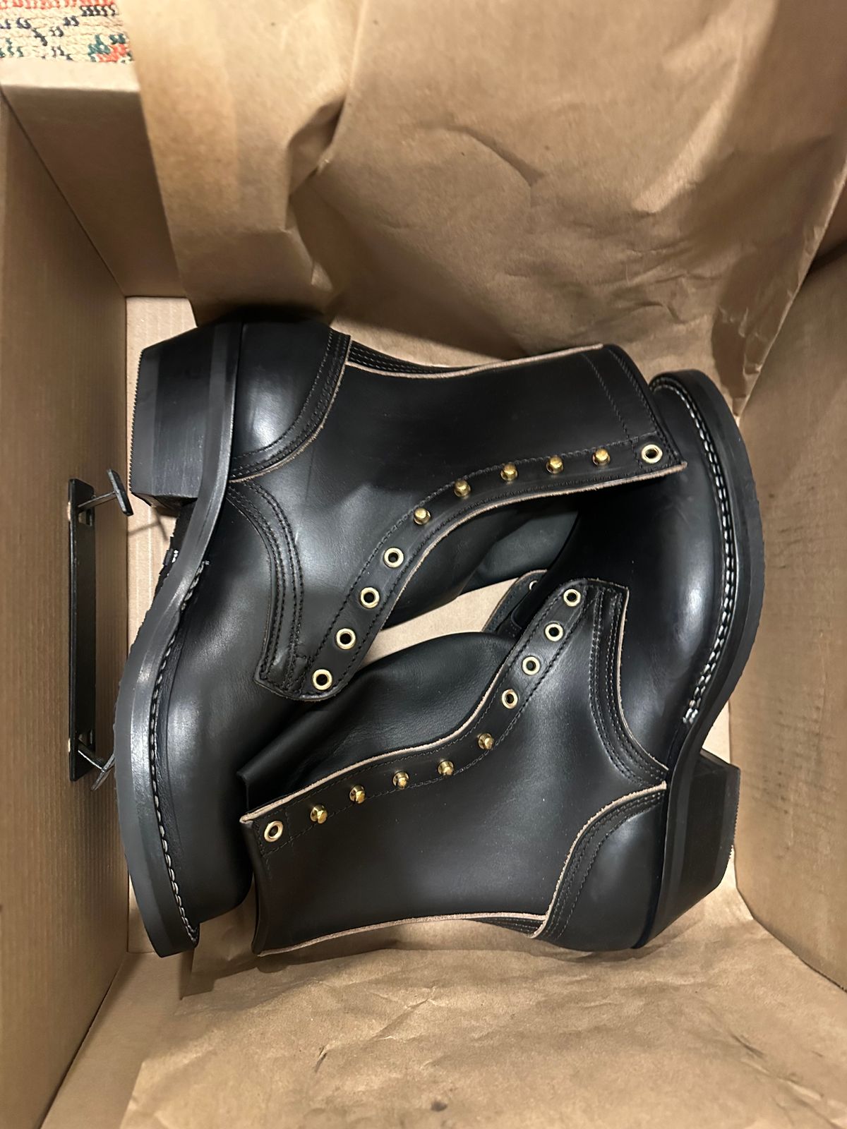 Photo by austinrylees on January 9, 2025 of the Nicks Packer in Horween Black Chromexcel.