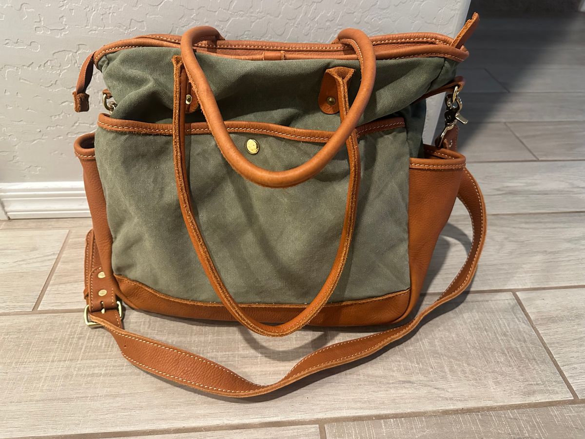 Photo by austinrylees on August 3, 2025 of the Iron Boots Tote Bag in Seidel Brown Oil Tan.