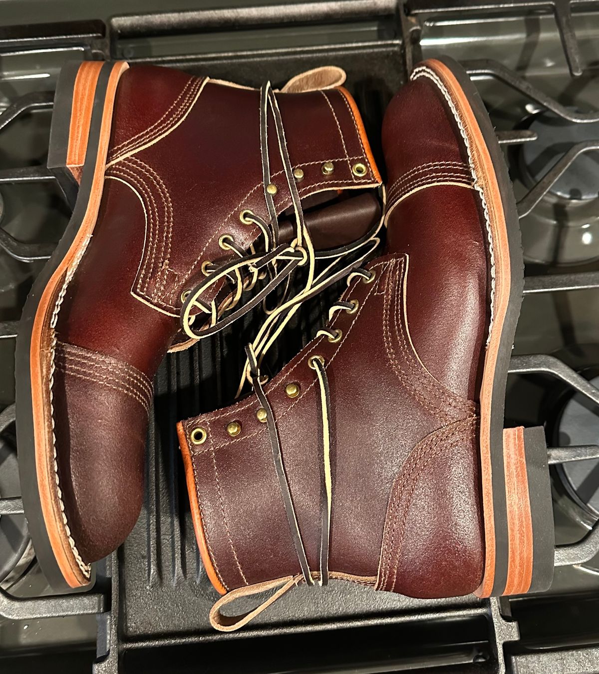 Photo by austinrylees on October 2, 2024 of the Nicks Parkhurst V2 in Horween Tan Waxed Flesh.