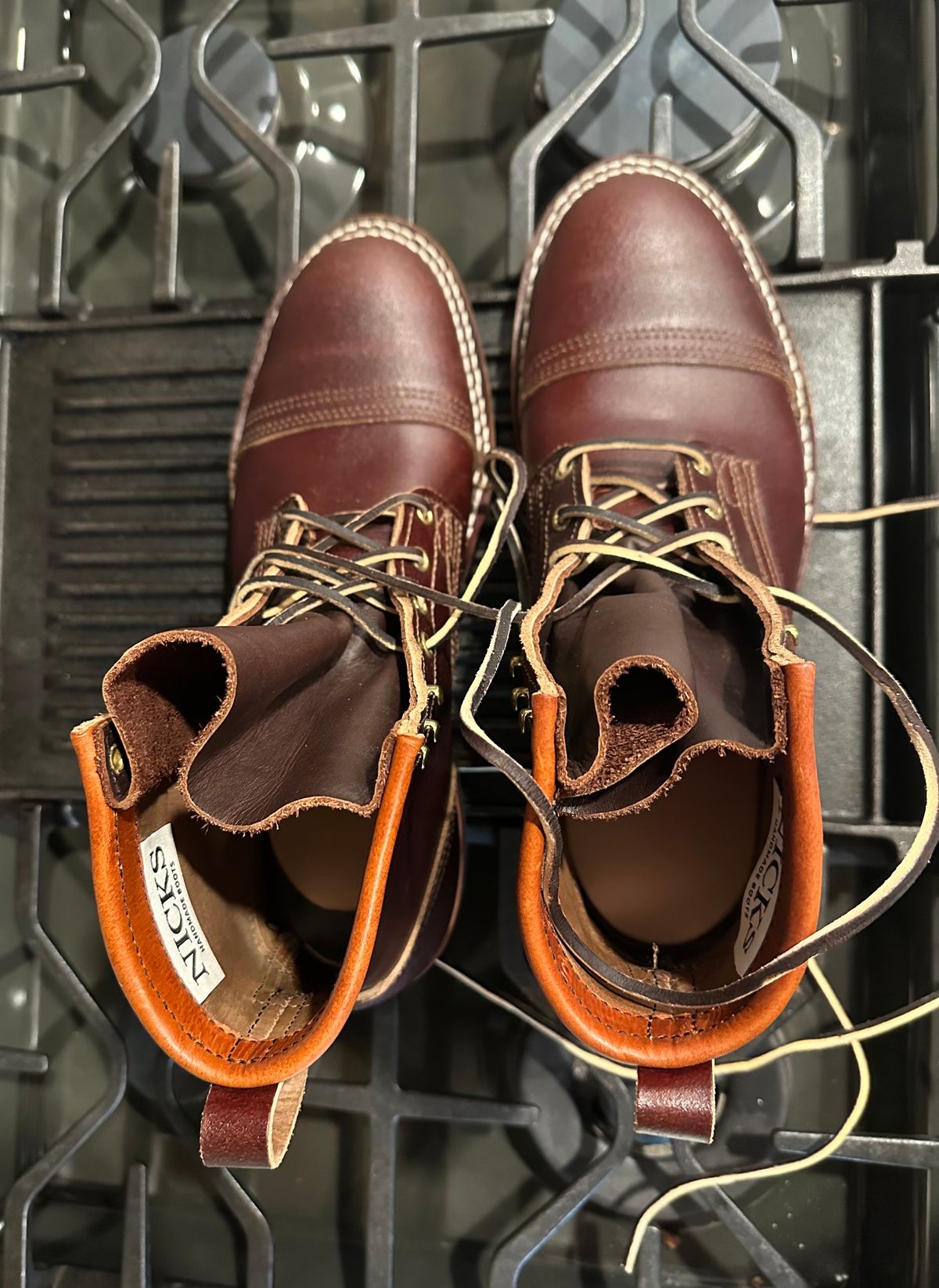 Photo by austinrylees on October 2, 2024 of the Nicks Parkhurst V2 in Horween Tan Waxed Flesh.