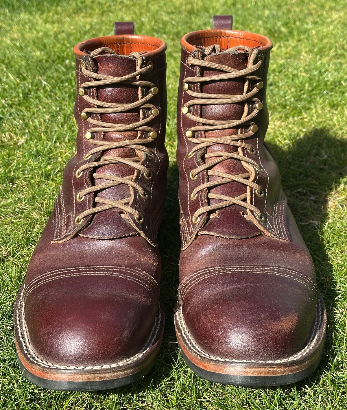 Photo by austinrylees on February 1, 2025 of the Nicks Parkhurst V2 in Horween Tan Waxed Flesh.