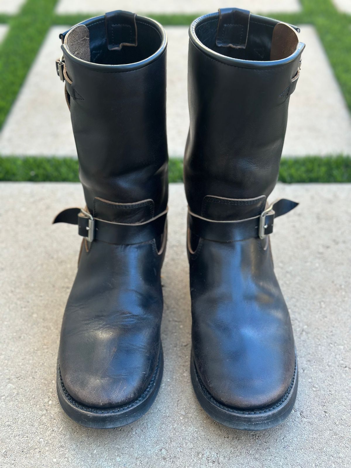 Photo by austinrylees on November 2, 2025 of the Addict Boots AB-01 Engineer Boots in Maryam Black Teacore Horsebutt.