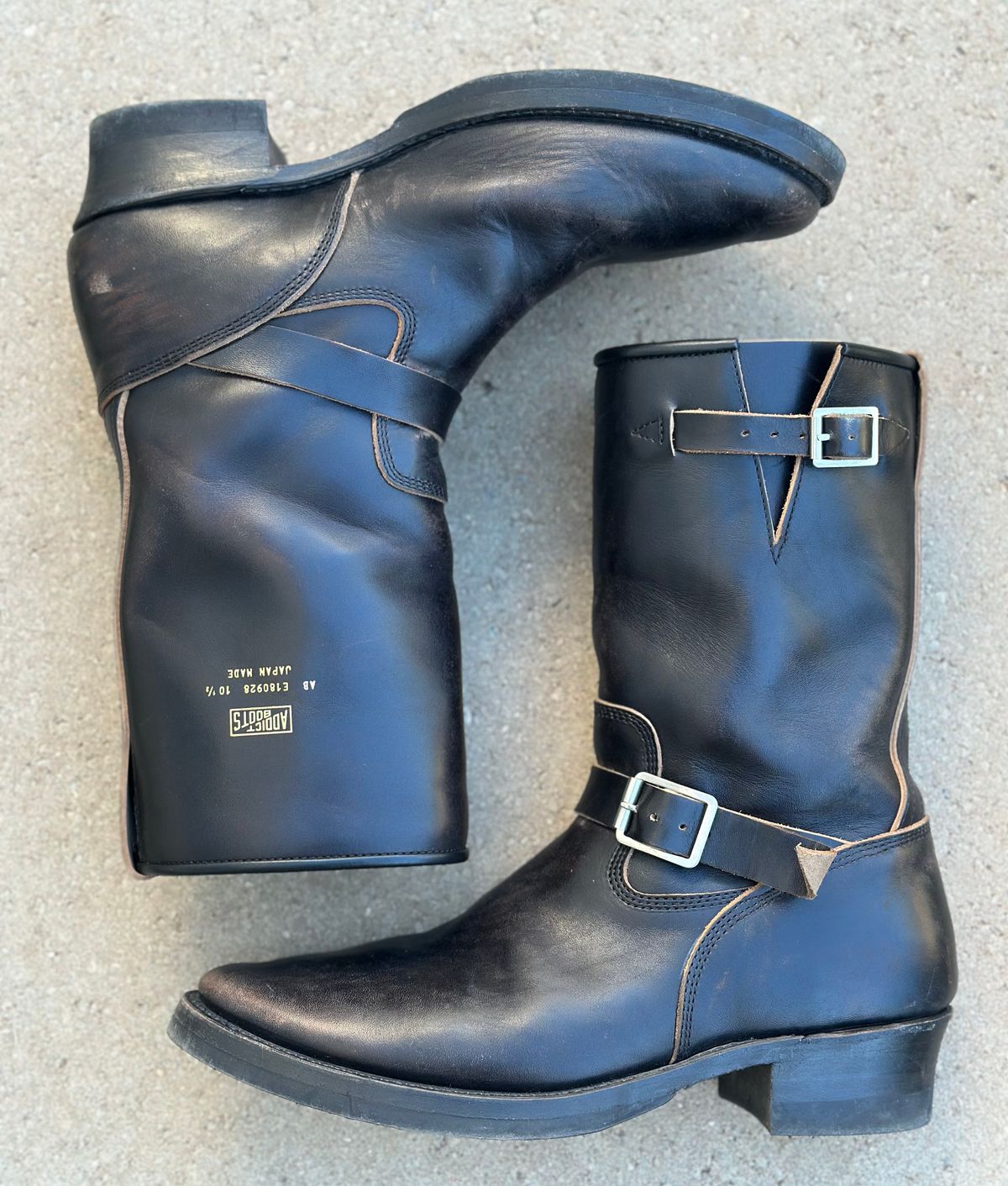 Photo by austinrylees on November 2, 2025 of the Addict Boots AB-01 Engineer Boots in Maryam Black Teacore Horsebutt.