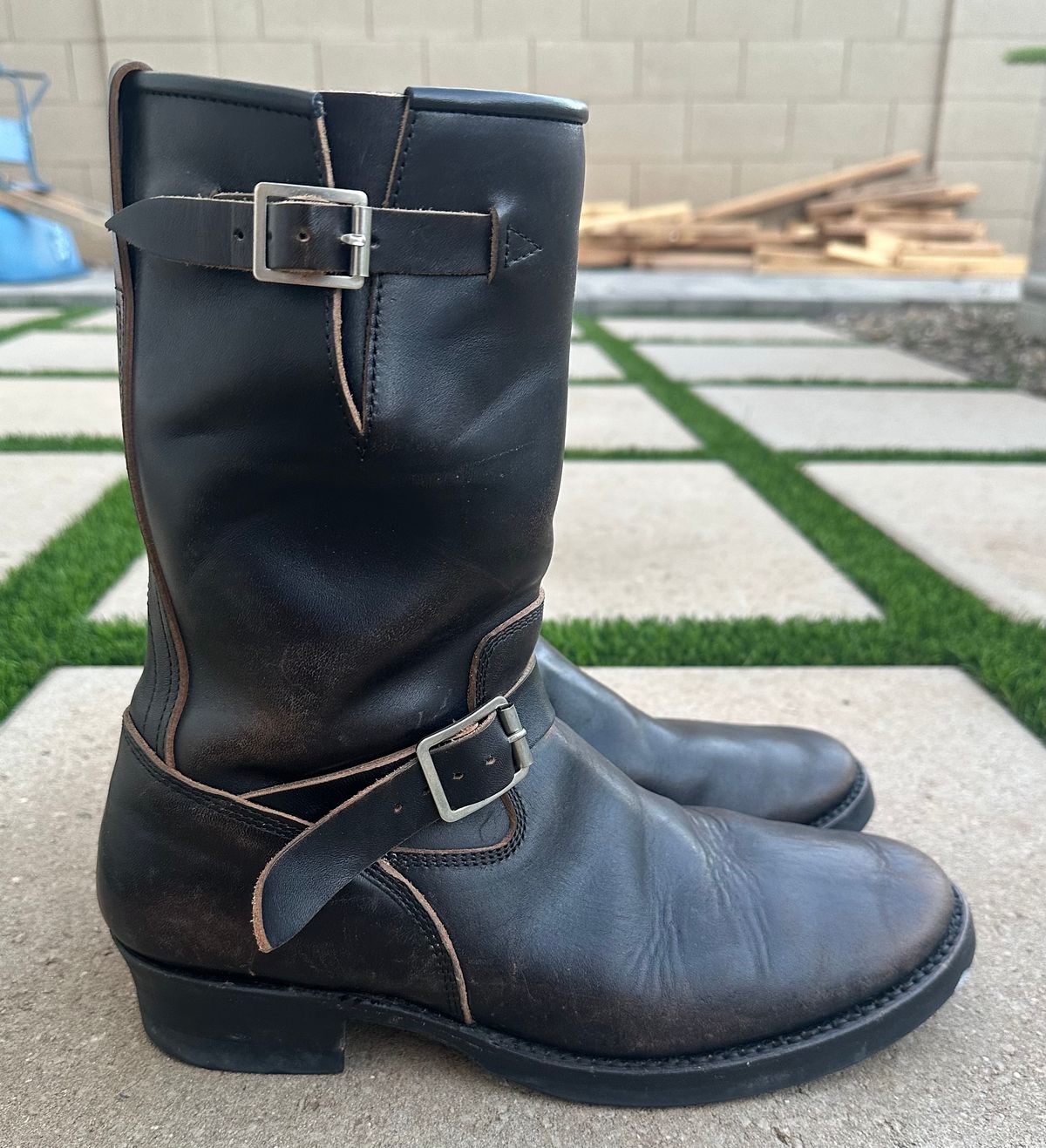 Photo by austinrylees on December 3, 2025 of the Addict Boots AB-01 Engineer Boots in Maryam Black Teacore Horsebutt.