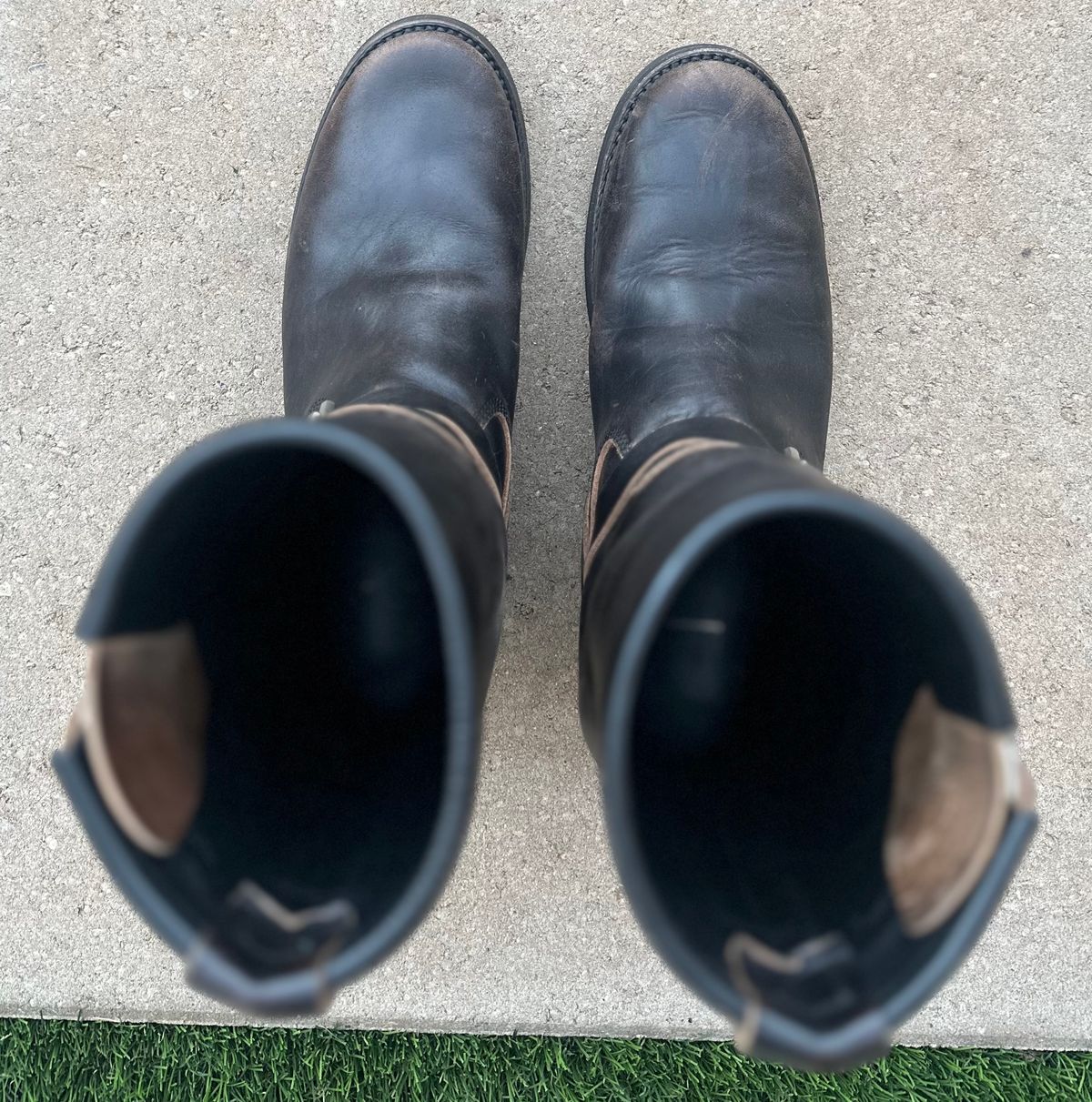 Photo by austinrylees on December 1, 2025 of the Addict Boots AB-01 Engineer Boots in Maryam Black Teacore Horsebutt.