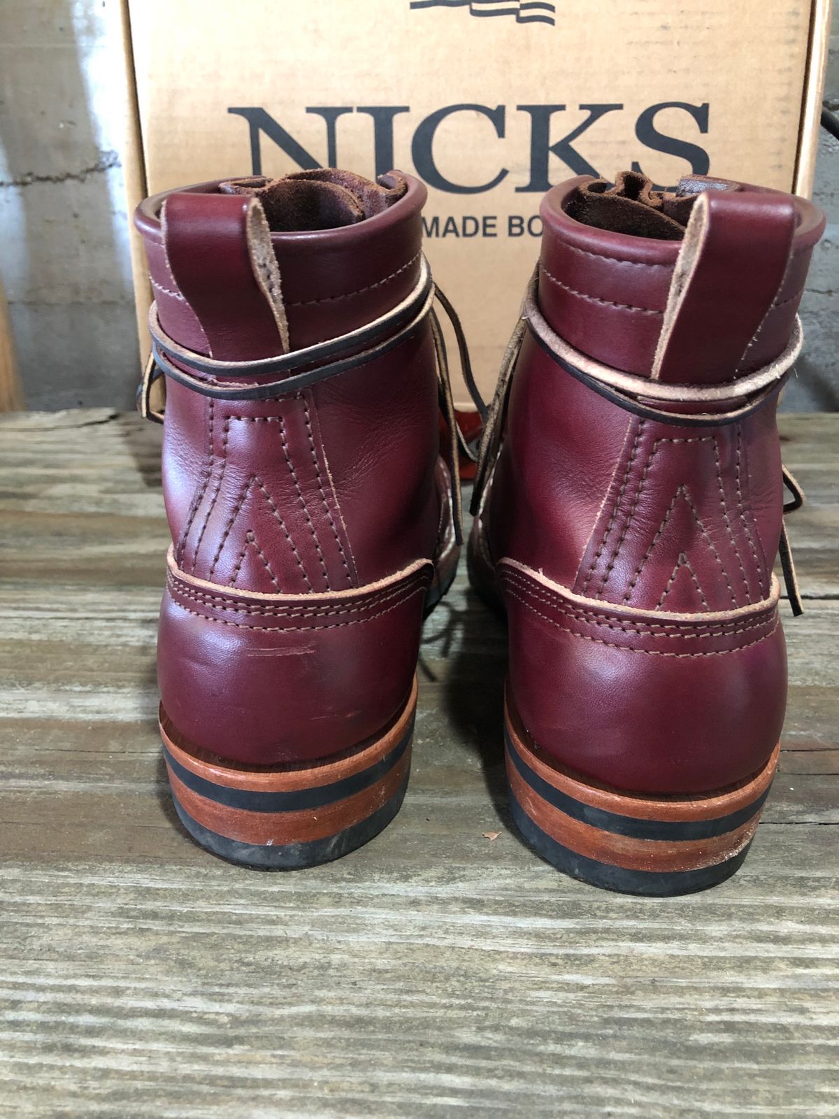 Photo by dj1989 on November 4, 2023 of the Nicks x Parkhurst V1 in Wickett & Craig Burgundy English Bridle.
