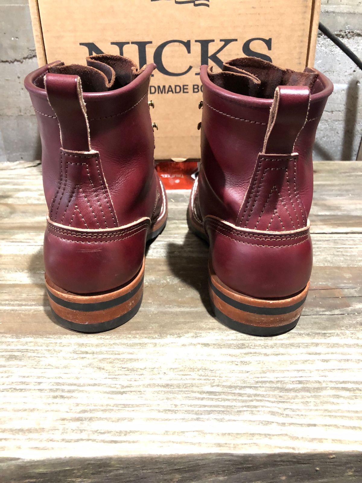 Photo by dj1989 on December 3, 2023 of the Nicks x Parkhurst V1 in Wickett & Craig Burgundy English Bridle.
