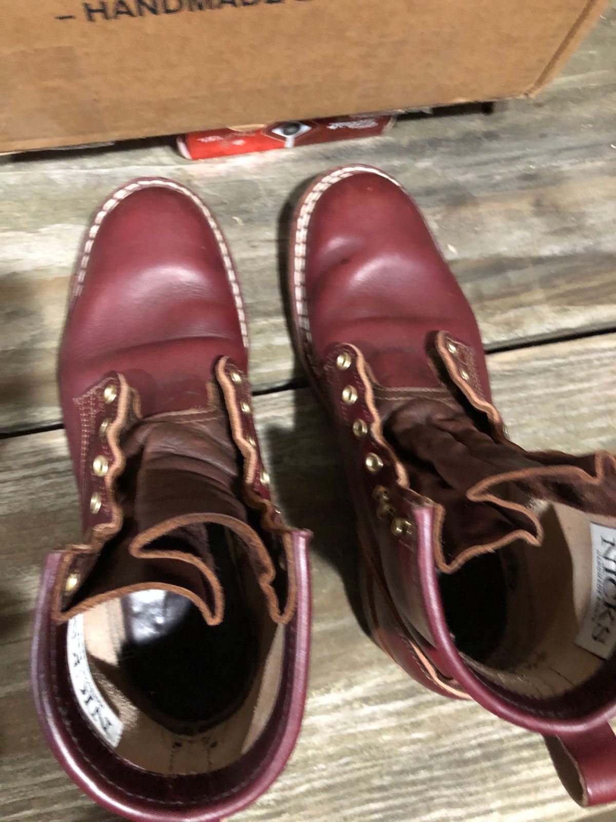 Photo by dj1989 on December 3, 2023 of the Nicks x Parkhurst V1 in Wickett & Craig Burgundy English Bridle.