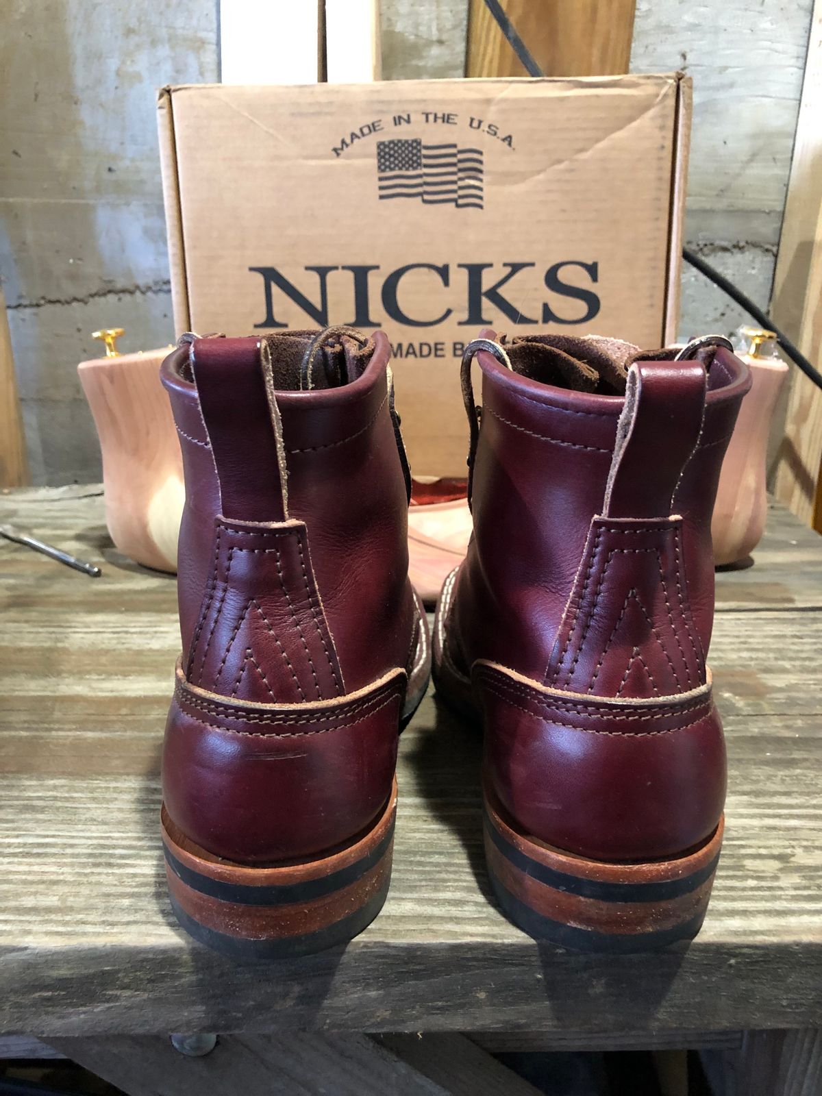 Photo by dj1989 on February 5, 2024 of the Nicks x Parkhurst V1 in Wickett & Craig Burgundy English Bridle.
