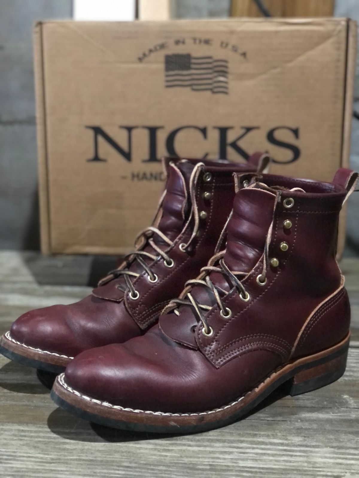 Photo by dj1989 on March 5, 2024 of the Nicks x Parkhurst V1 in Wickett & Craig Burgundy English Bridle.