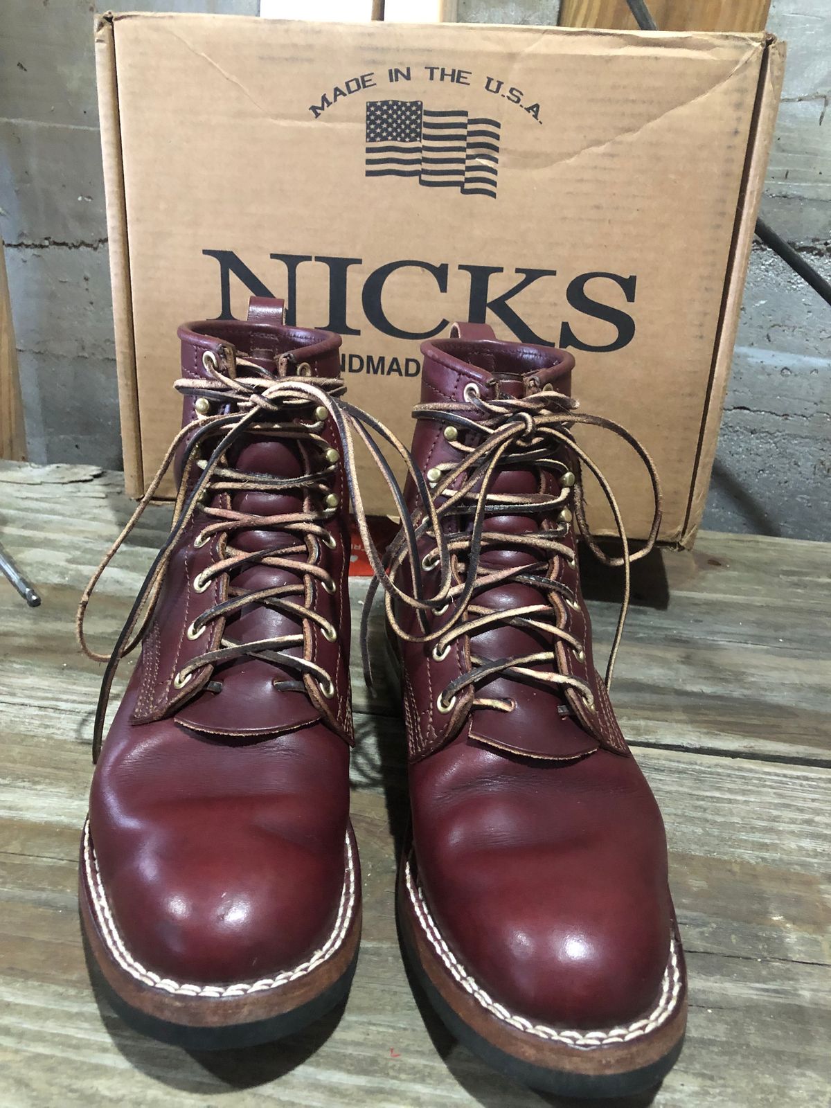 Photo by dj1989 on April 5, 2024 of the Nicks x Parkhurst V1 in Wickett & Craig Burgundy English Bridle.