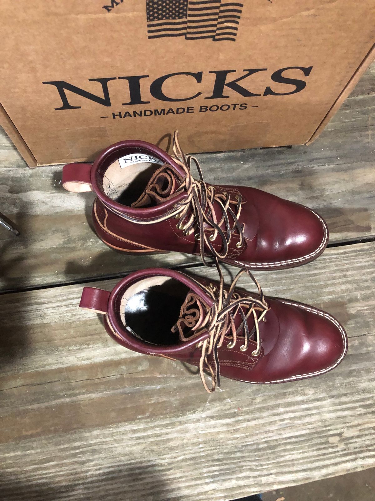 Photo by dj1989 on April 5, 2024 of the Nicks x Parkhurst V1 in Wickett & Craig Burgundy English Bridle.