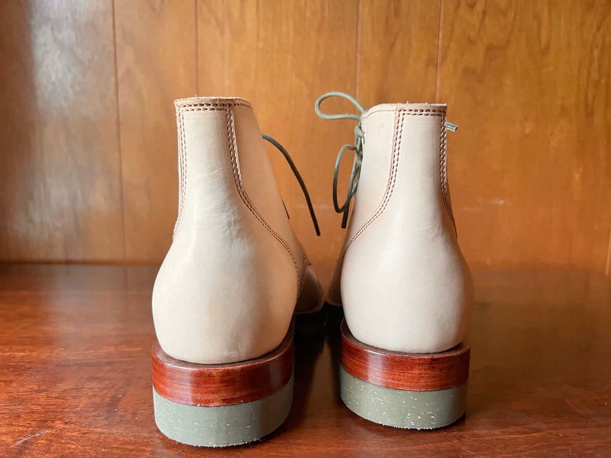 Photo by ShlomoFranklin on October 1, 2025 of the Jakkrabbits Officer Boots in Indonesian Natural Veg Tan.