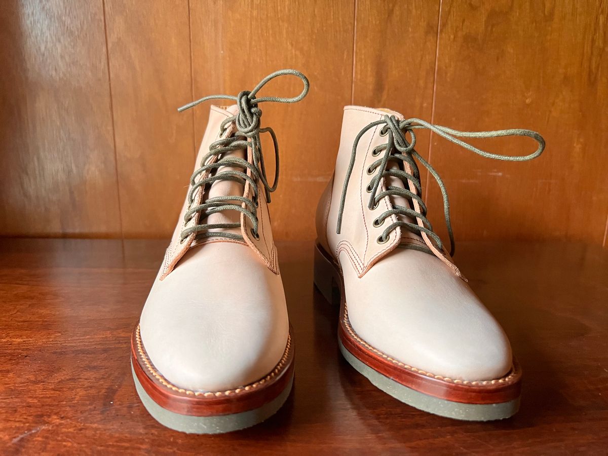 Photo by ShlomoFranklin on October 1, 2025 of the Jakkrabbits Officer Boots in Indonesian Natural Veg Tan.