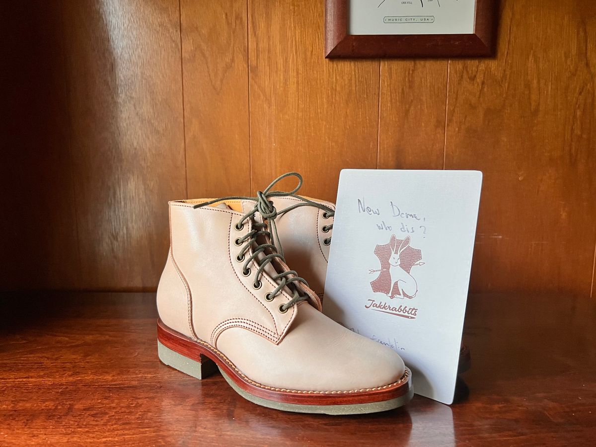 Photo by ShlomoFranklin on October 1, 2025 of the Jakkrabbits Officer Boots in Indonesian Natural Veg Tan.