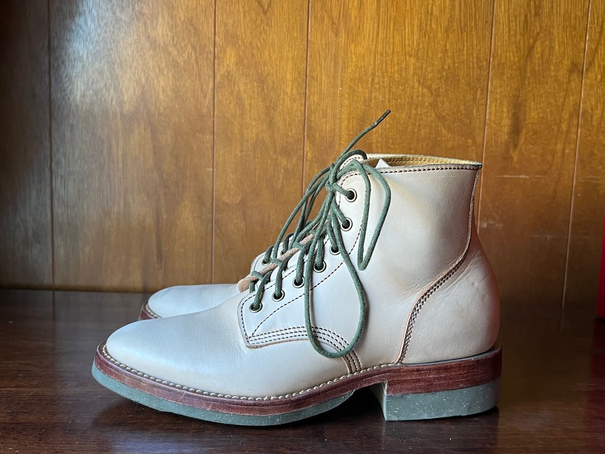 Photo by ShlomoFranklin on November 4, 2025 of the Jakkrabbits Officer Boots in Indonesian Natural Veg Tan.