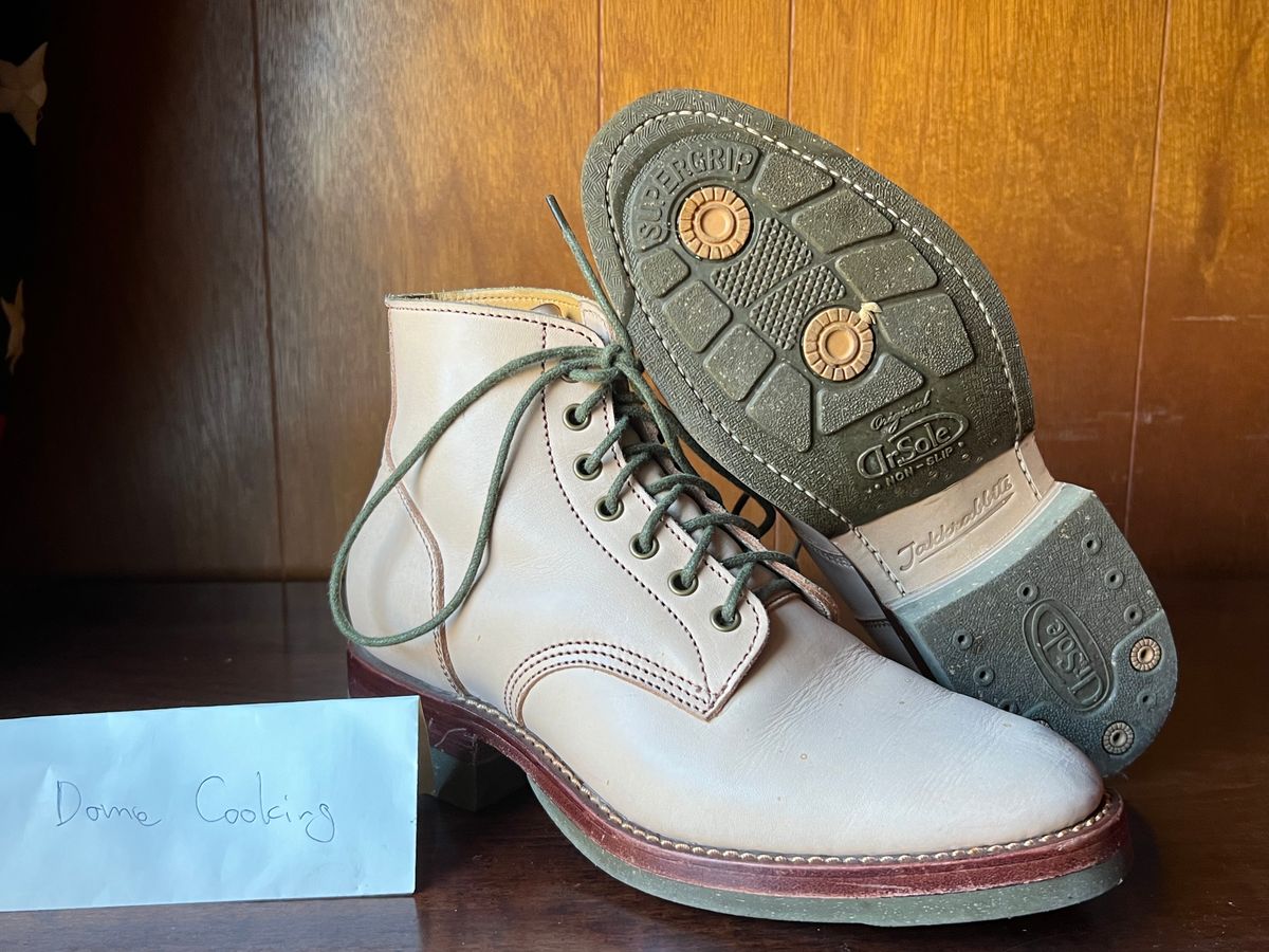 Photo by ShlomoFranklin on November 4, 2025 of the Jakkrabbits Officer Boots in Indonesian Natural Veg Tan.