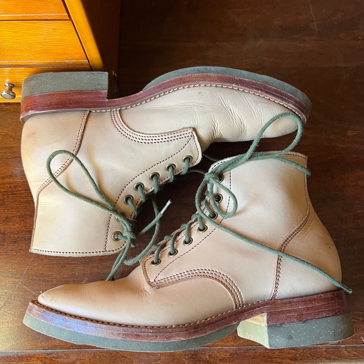 Photo by ShlomoFranklin on December 3, 2025 of the Jakkrabbits Officer Boots in Indonesian Natural Veg Tan.