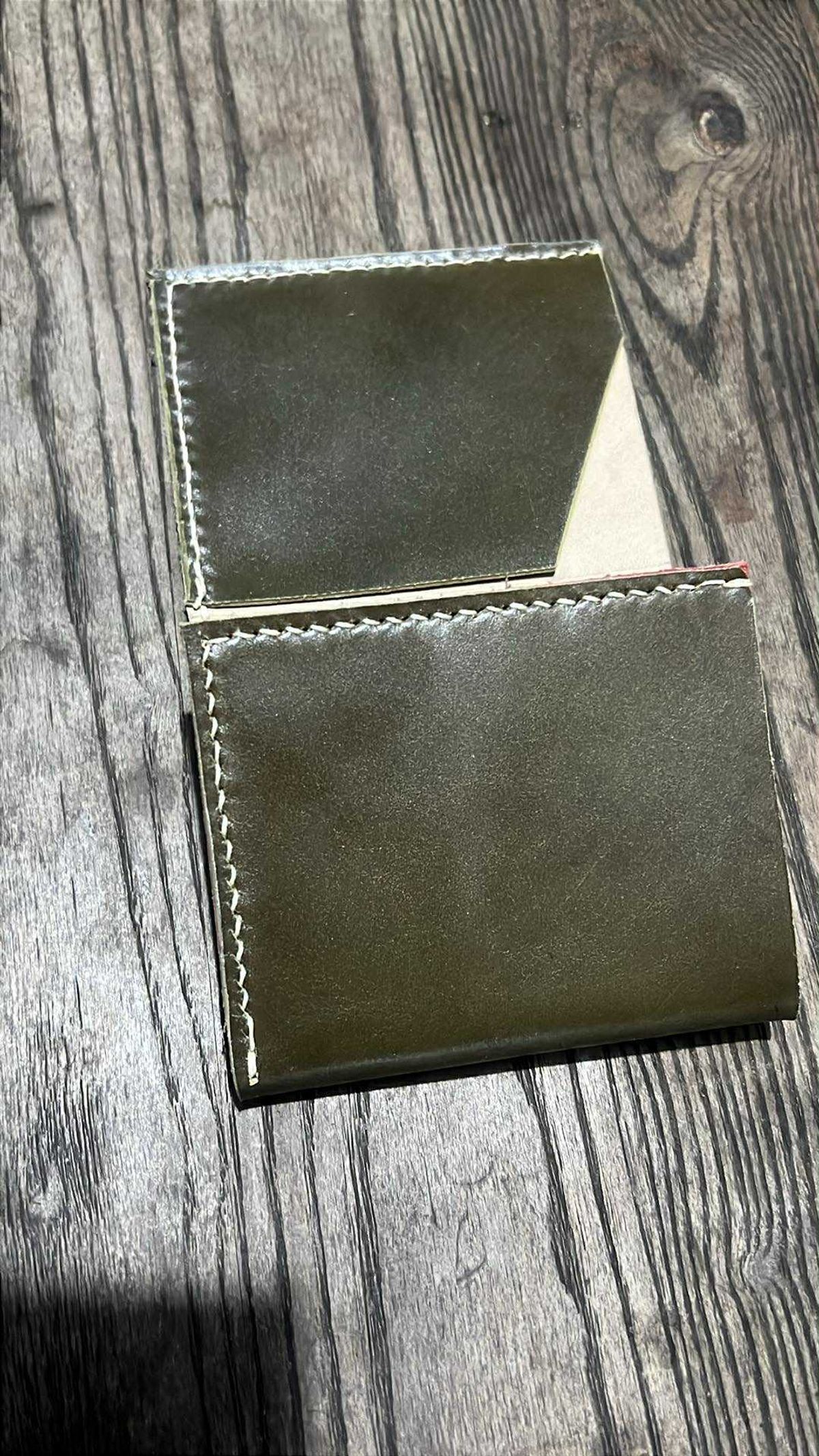 Photo by elmer.richard on November 5, 2025 of the Sentillanosa Minimalist Trifold Wallet in Shinki Olive Shell Cordovan.