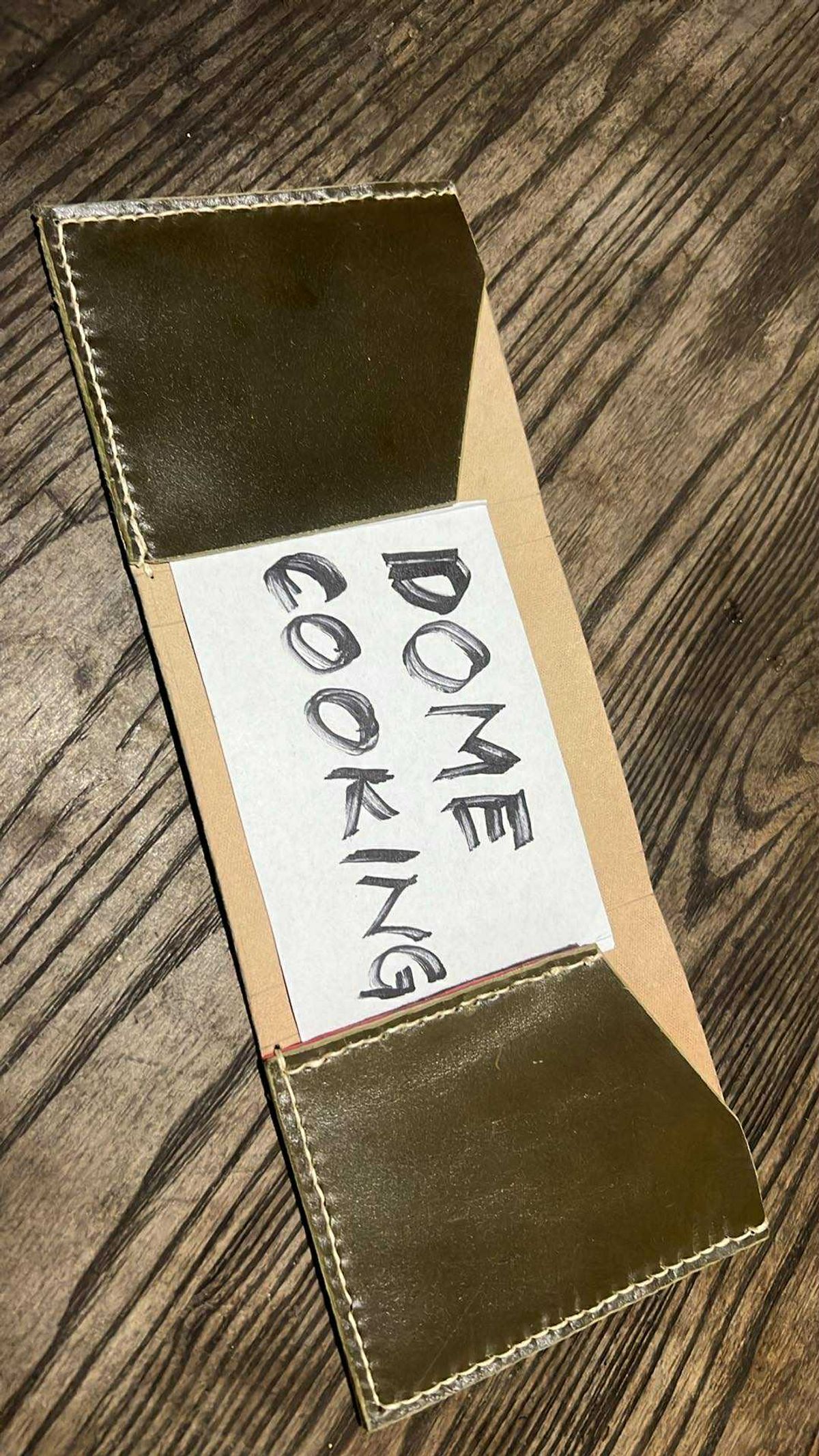 Photo by elmer.richard on November 5, 2025 of the Sentillanosa Minimalist Trifold Wallet in Shinki Olive Shell Cordovan.