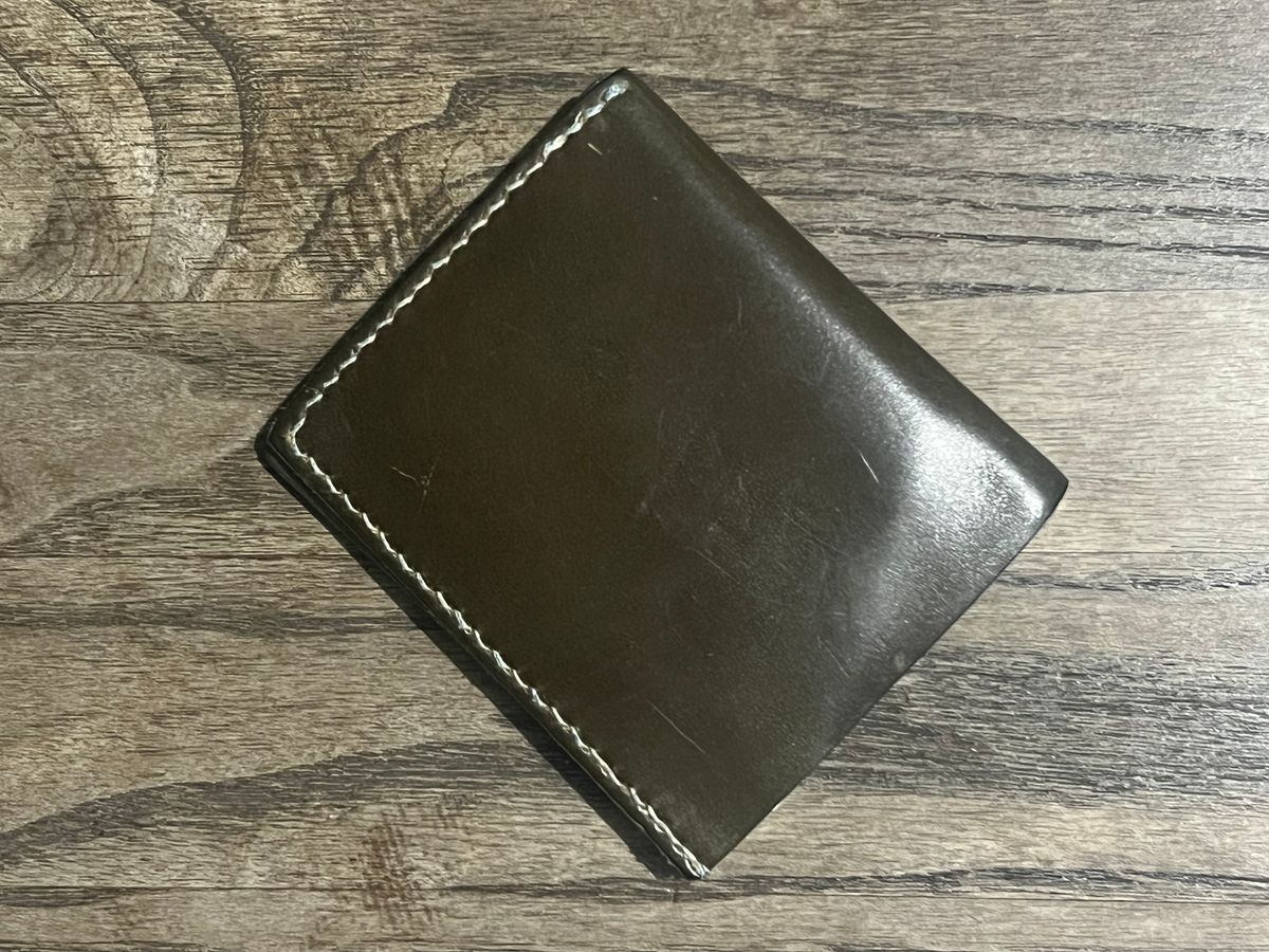 Photo by elmer.richard on March 4, 2026 of the Sentillanosa Minimalist Trifold Wallet in Shinki Olive Shell Cordovan.