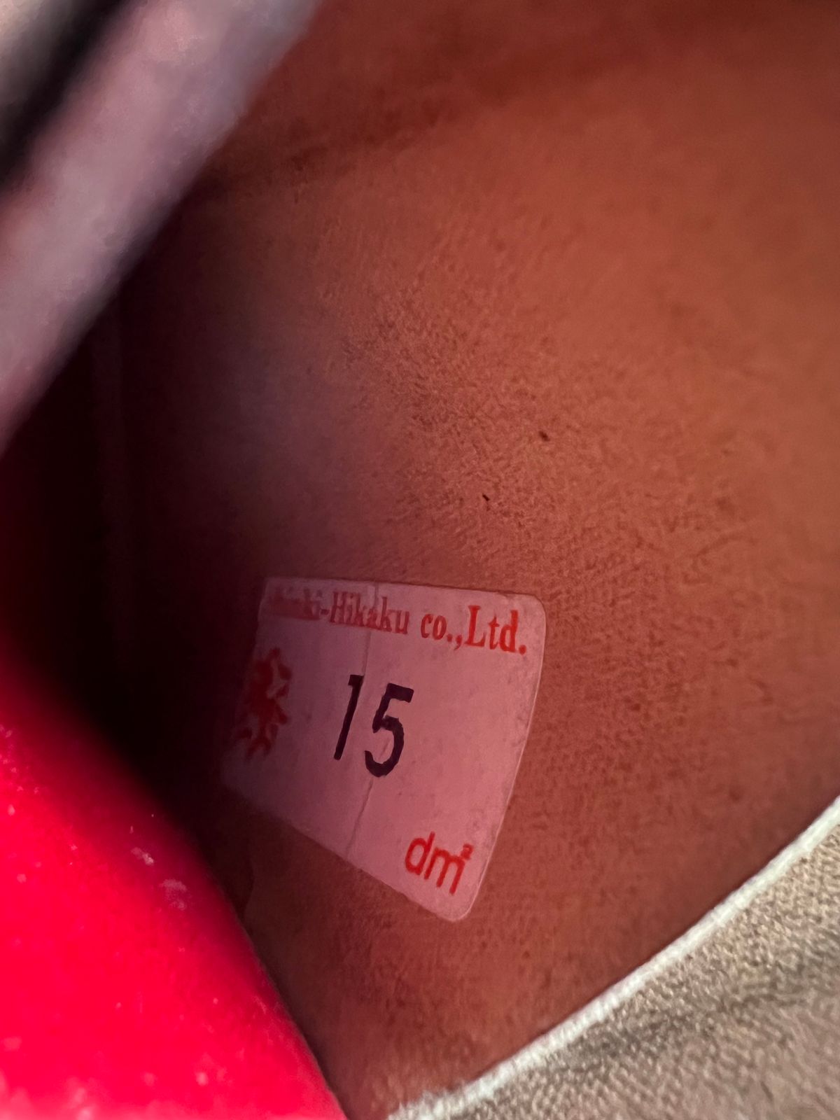 Photo by elmer.richard on April 6, 2026 of the Sentillanosa Minimalist Trifold Wallet in Shinki Olive Shell Cordovan.