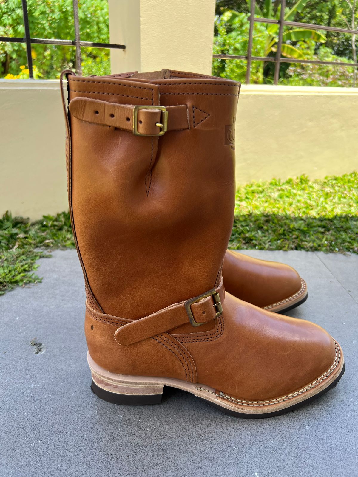 Photo by elmer.richard on October 4, 2022 of the Wesco Boss Engineer Boot in Wickett & Craig Russet Glazed Traditional Harness.