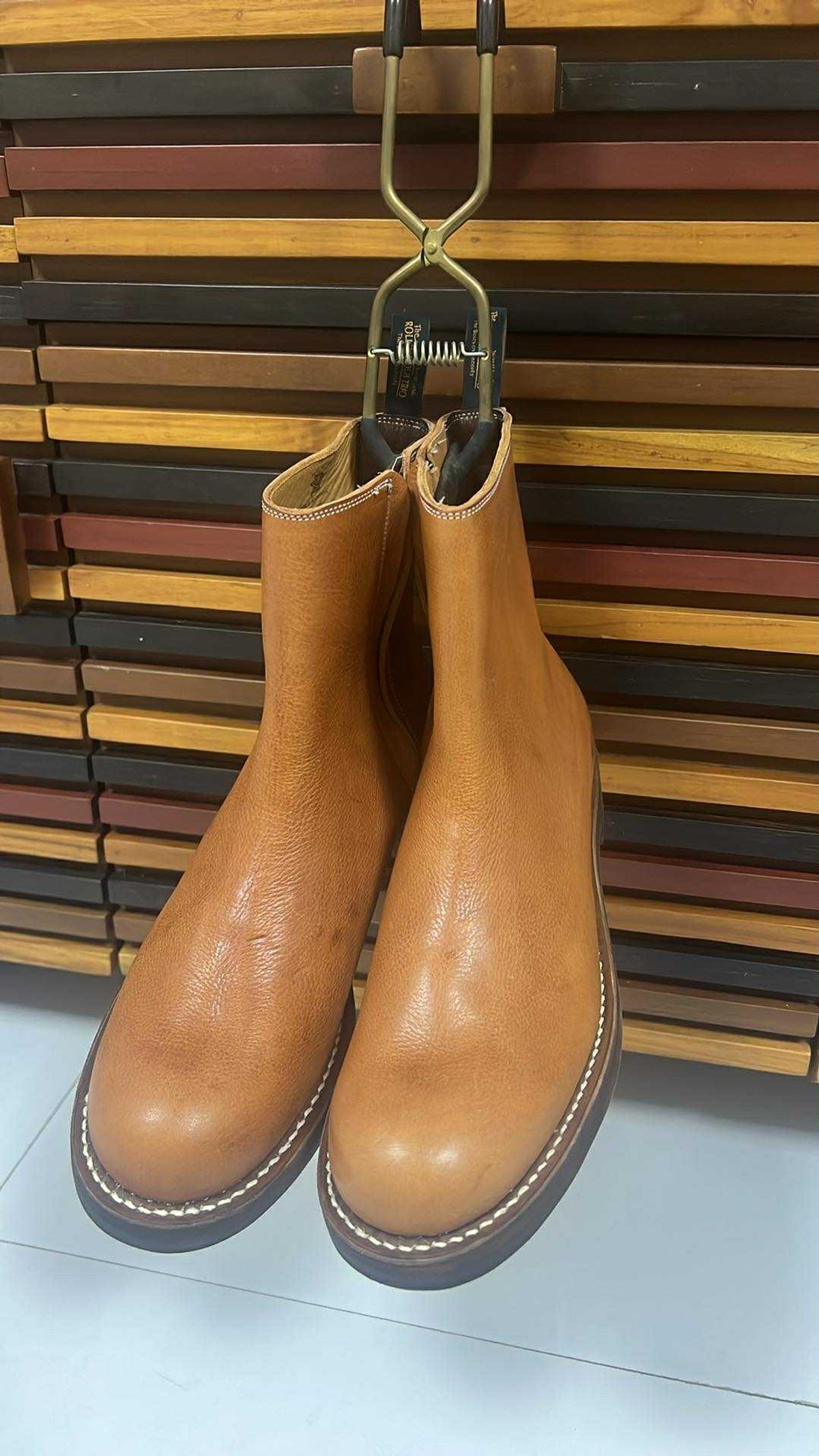 Photo by elmer.richard on October 5, 2025 of the Rolling Dub Trio Casper Boot in Brown Vachetta Virgilio.