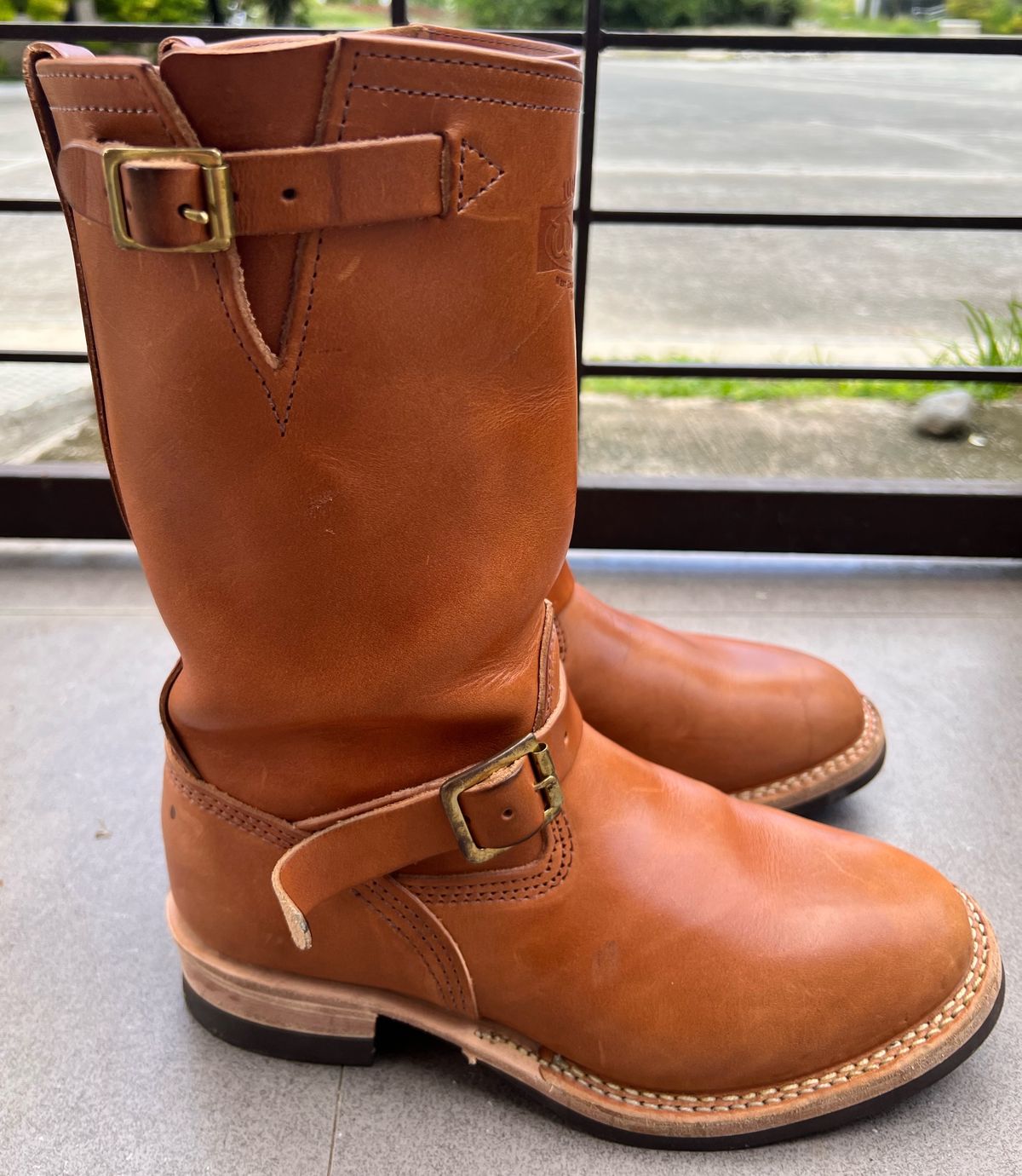 Photo by elmer.richard on December 2, 2023 of the Wesco Boss Engineer Boot in Wickett & Craig Buck Brown Traditional Harness.