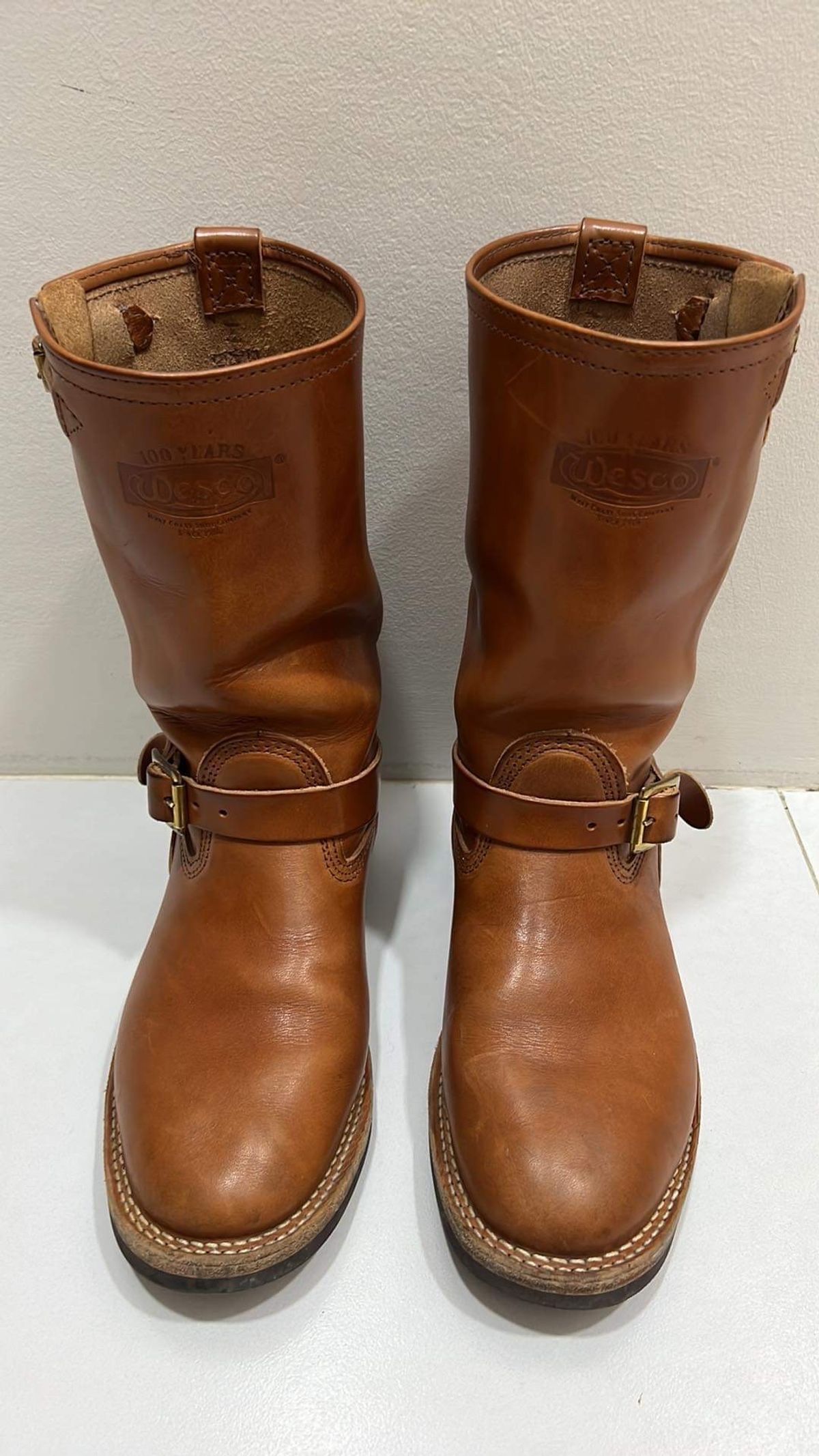 Photo by elmer.richard on January 5, 2024 of the Wesco Boss Engineer Boot in Wickett & Craig Buck Brown Traditional Harness.