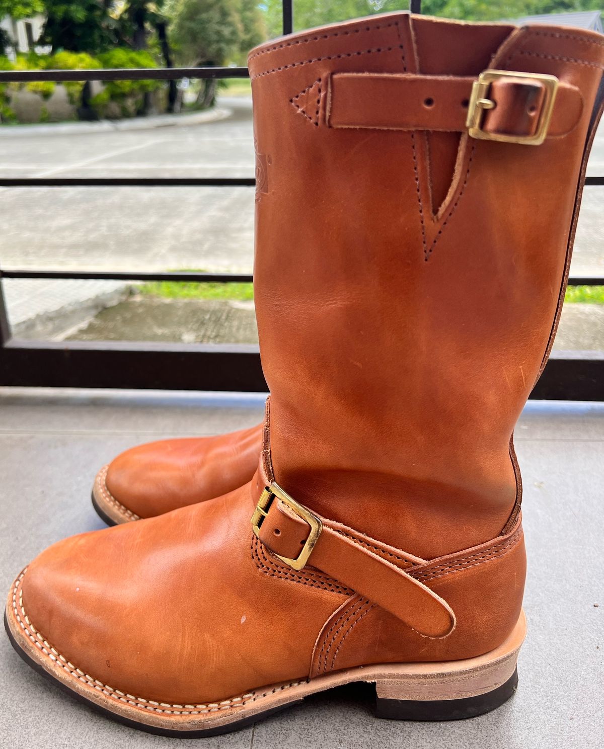 Photo by elmer.richard on December 1, 2023 of the Wesco Boss Engineer Boot in Wickett & Craig Buck Brown Traditional Harness.