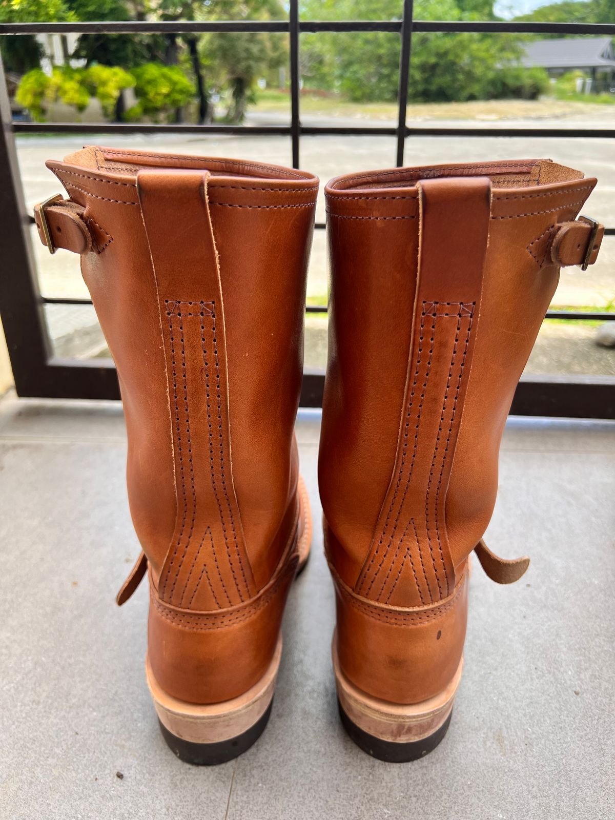 Photo by elmer.richard on December 1, 2023 of the Wesco Boss Engineer Boot in Wickett & Craig Buck Brown Traditional Harness.