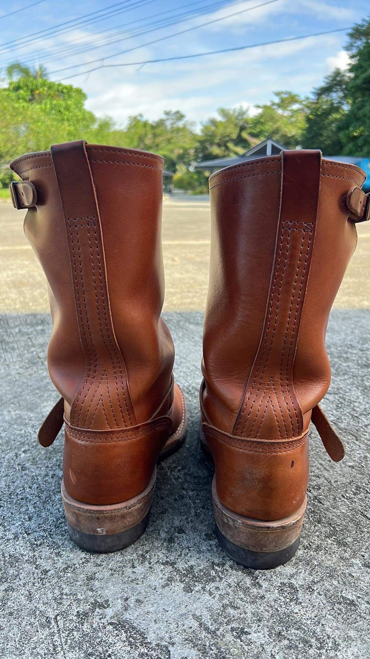 Photo by elmer.richard on March 2, 2024 of the Wesco Boss Engineer Boot in Wickett & Craig Buck Brown Traditional Harness.